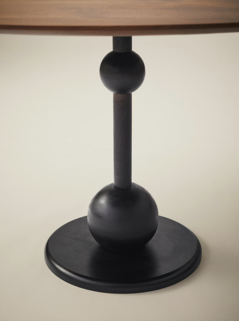 EIGHT DINING TABLE