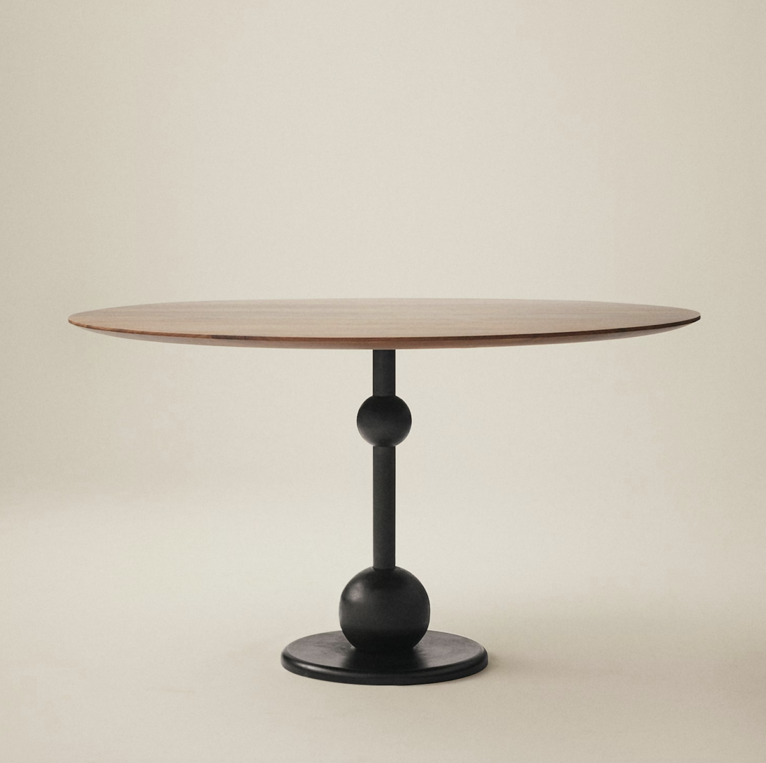 EIGHT DINING TABLE