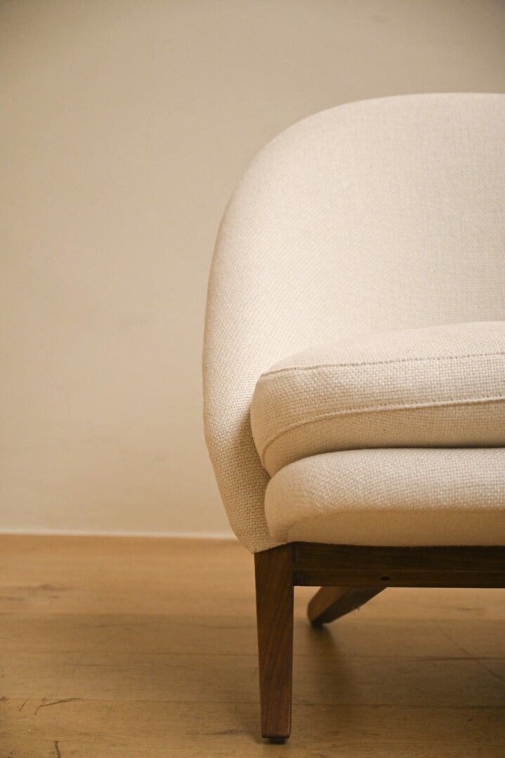 T – CHAIR