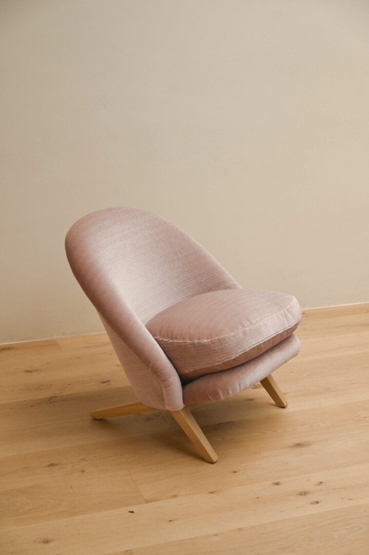 T – CHAIR