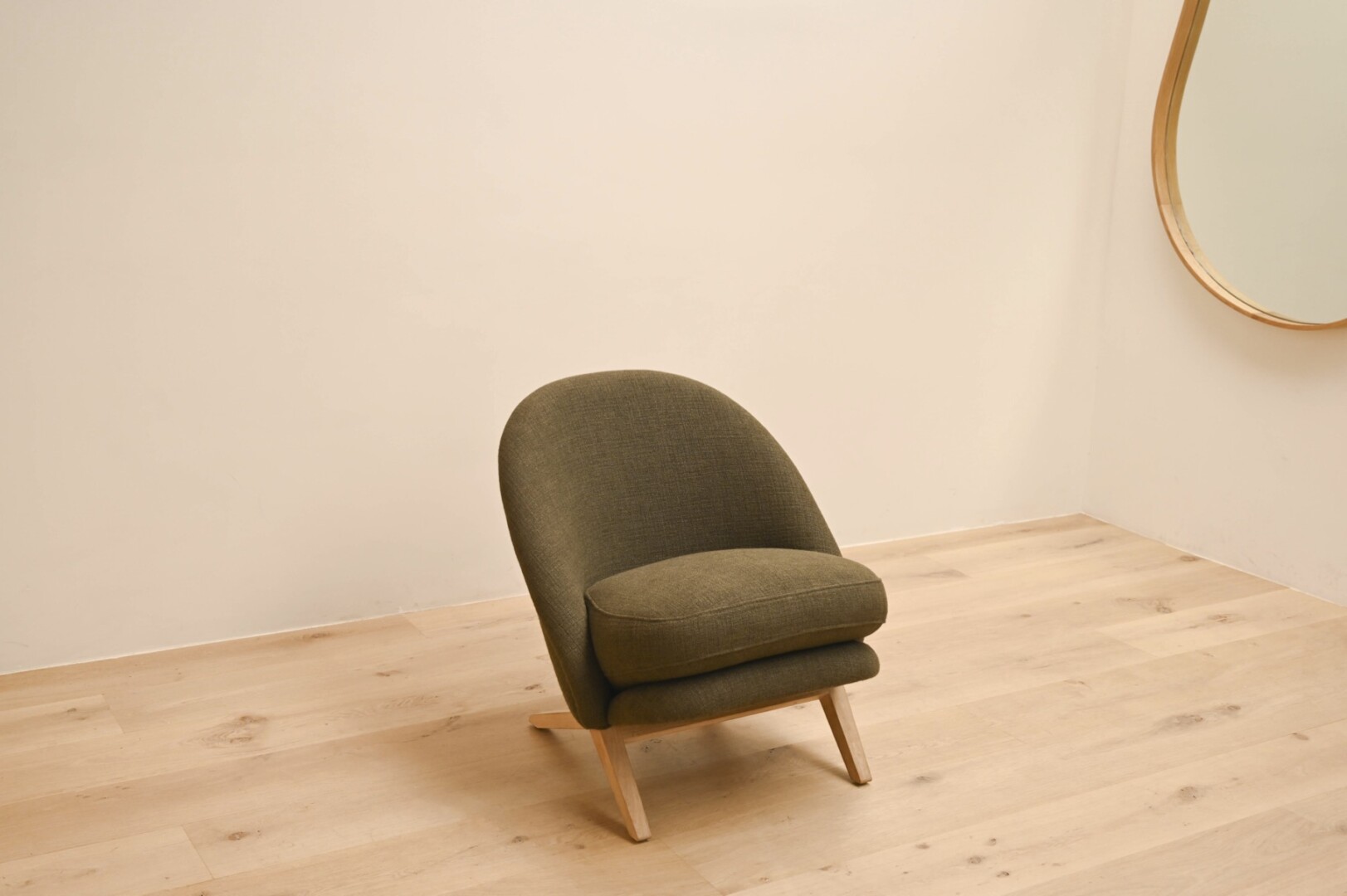 T – CHAIR