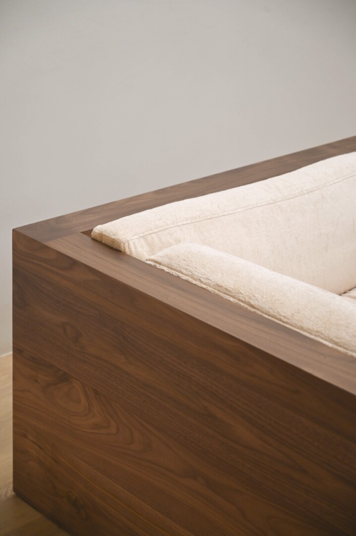 FRANCK LOUNGE CHAIR