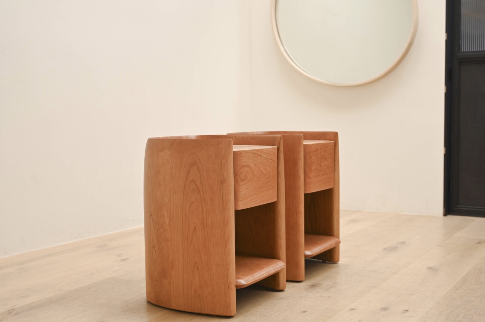 PANEEL SIDE TABLE