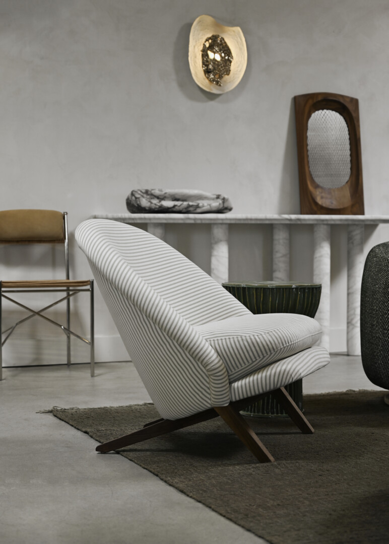 T – CHAIR