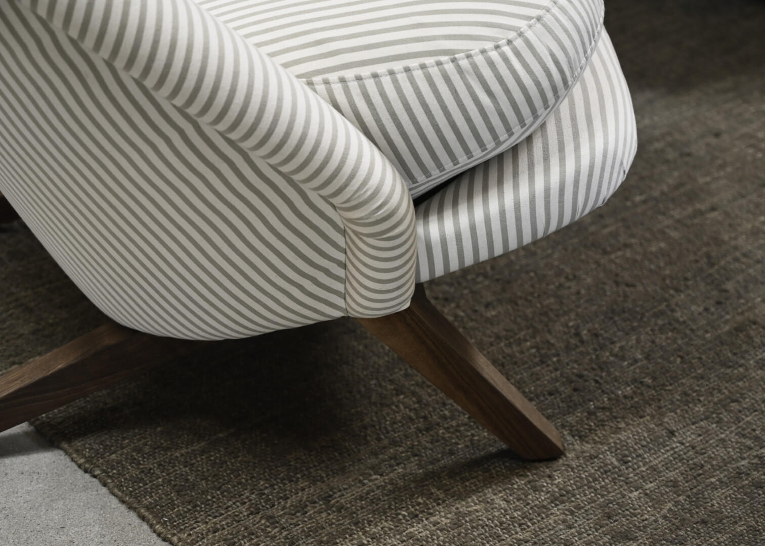 T – CHAIR