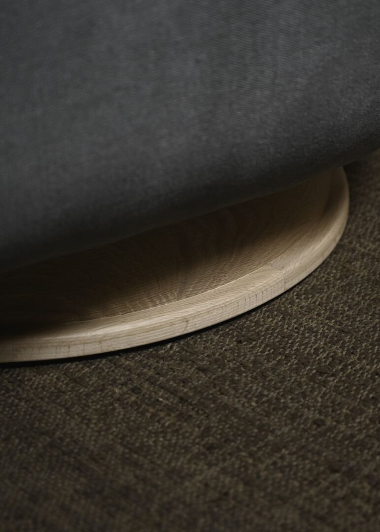 MAAS CHAIR