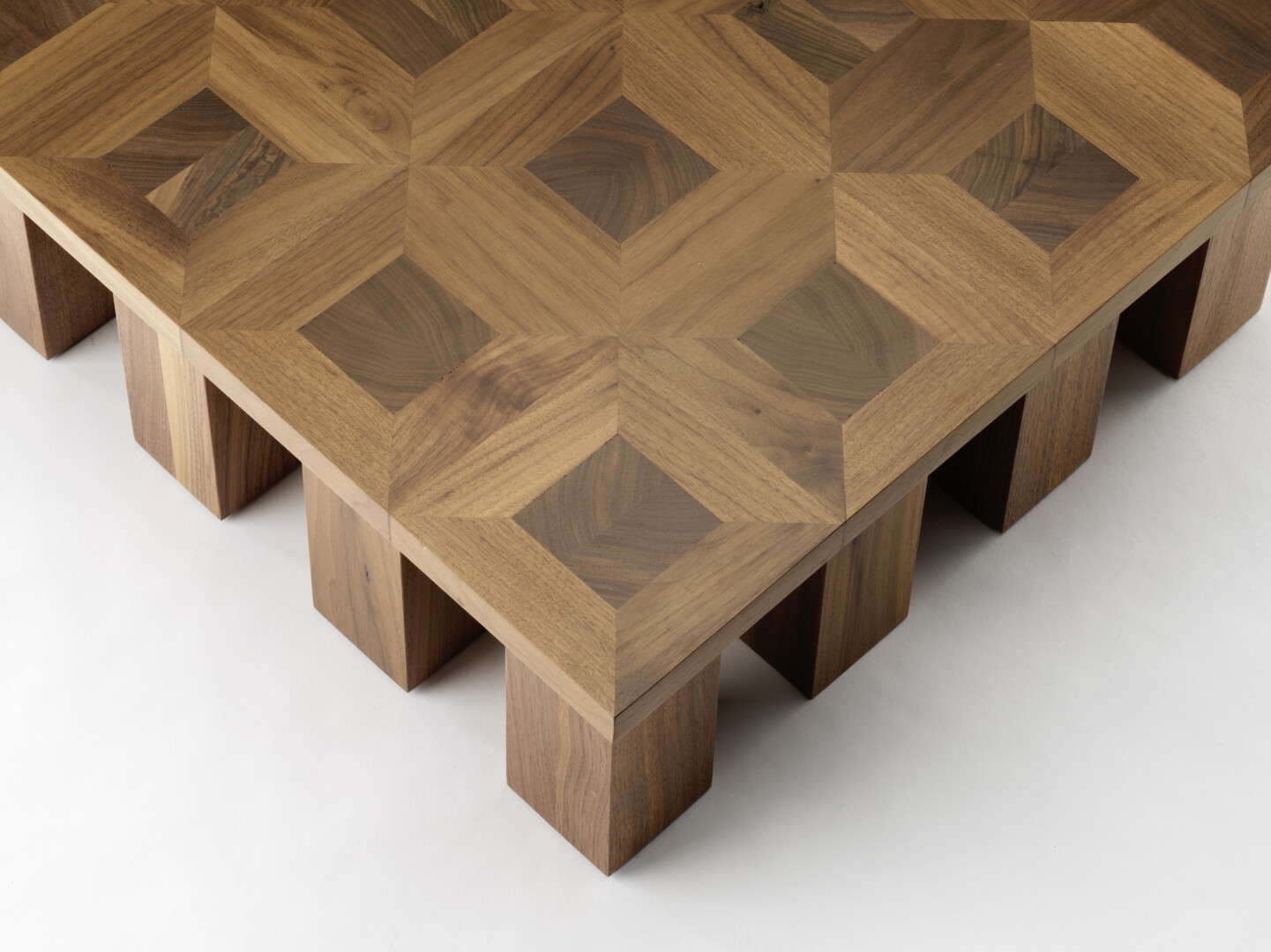 ARCUS COFFEE TABLE