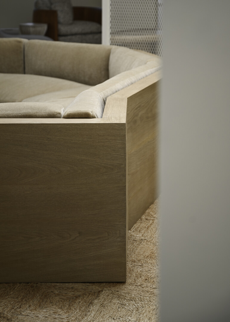 FRANCK SECTIONAL – ANGLED
