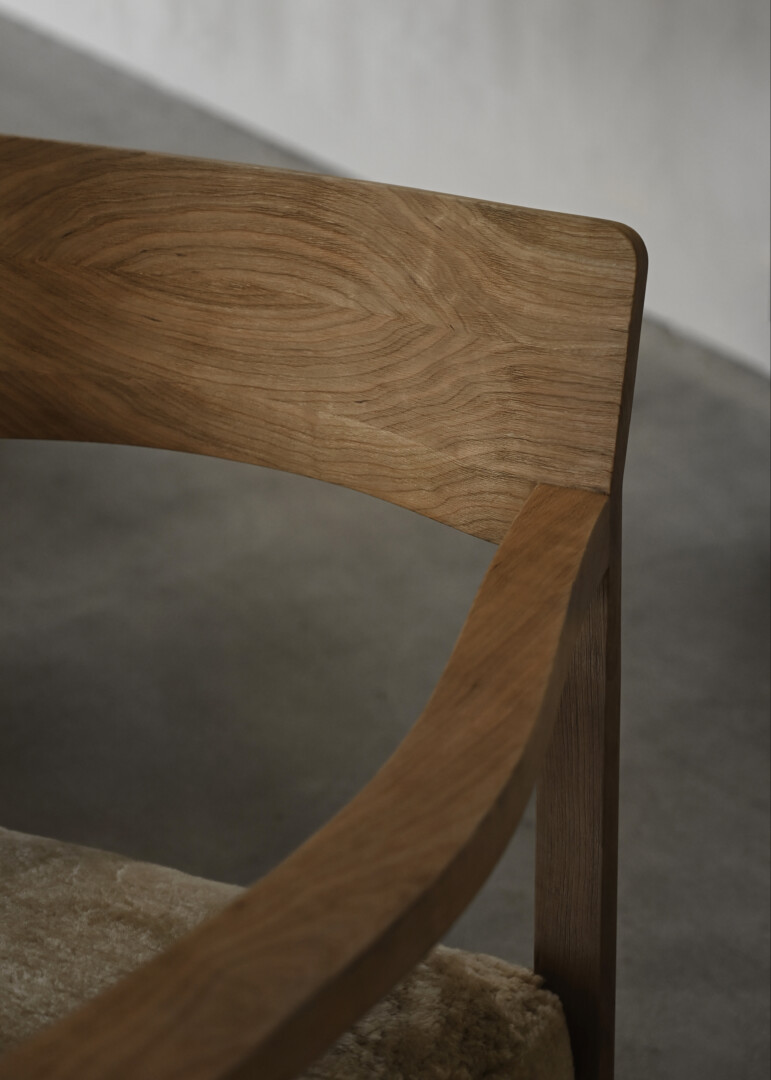 KAST CHAIR