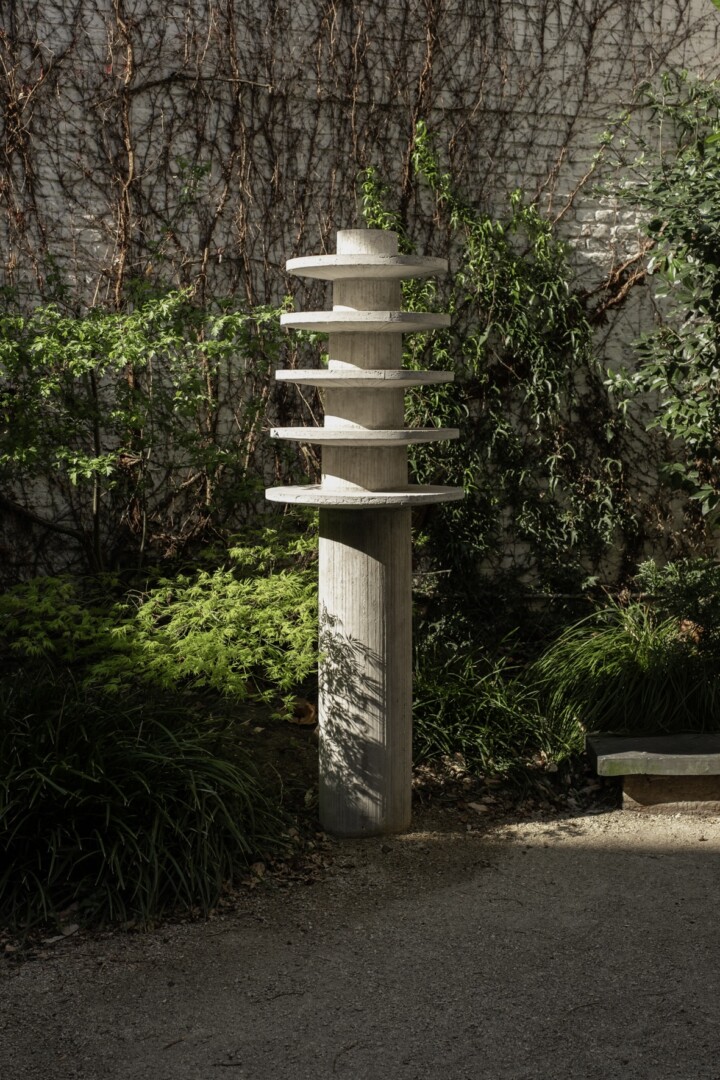 SOONA TOTEM SCULPTURE