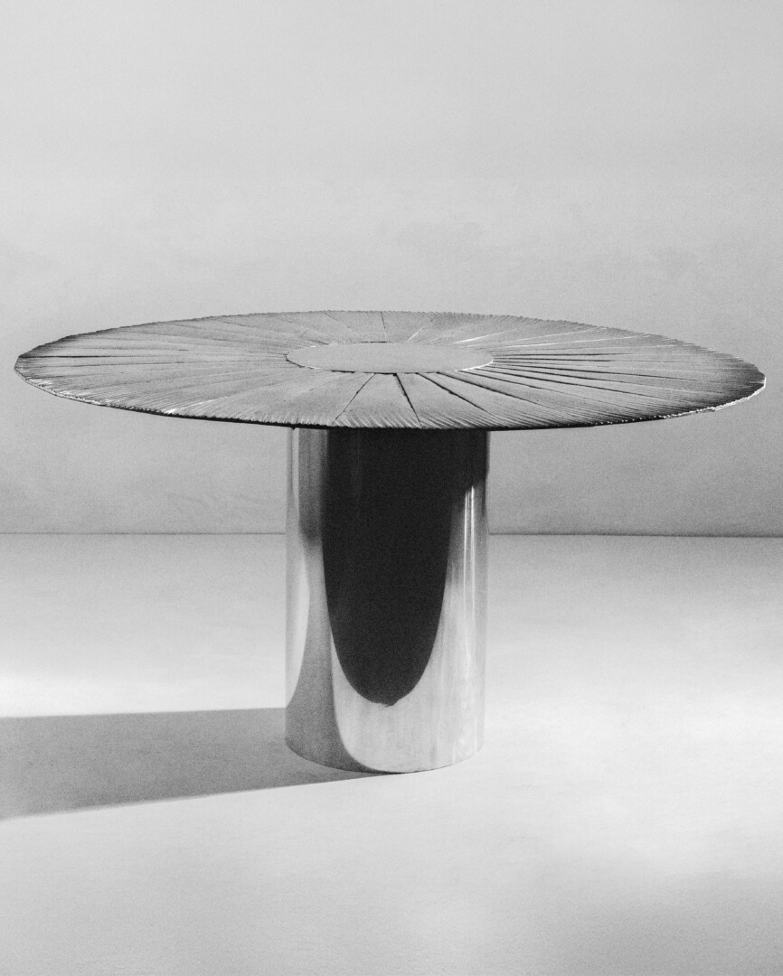 CUROSO DINING TABLE