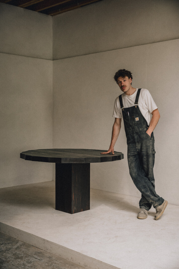 FREE SHAPE ROUND DINING TABLE