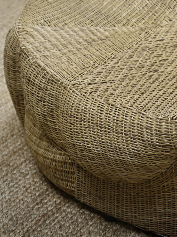 EMULATE COFFEE TABLE