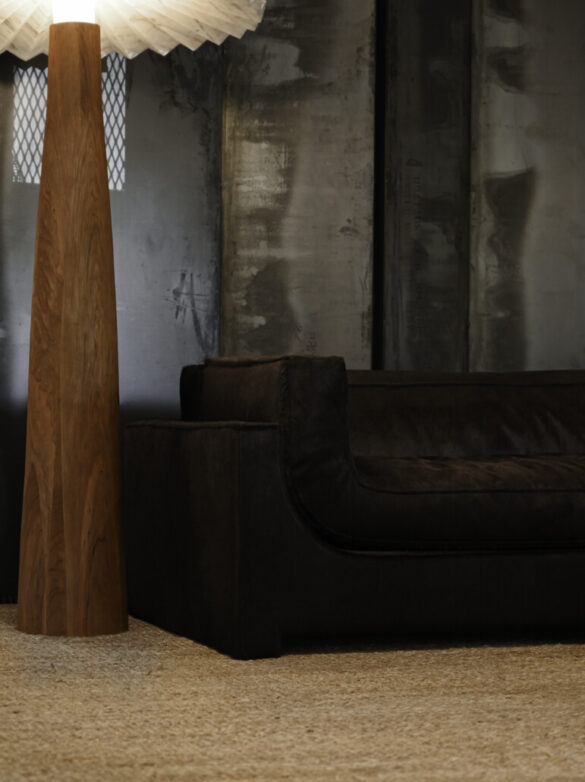 FRANCK LOVESEAT – FULLY UPHOLSTERED
