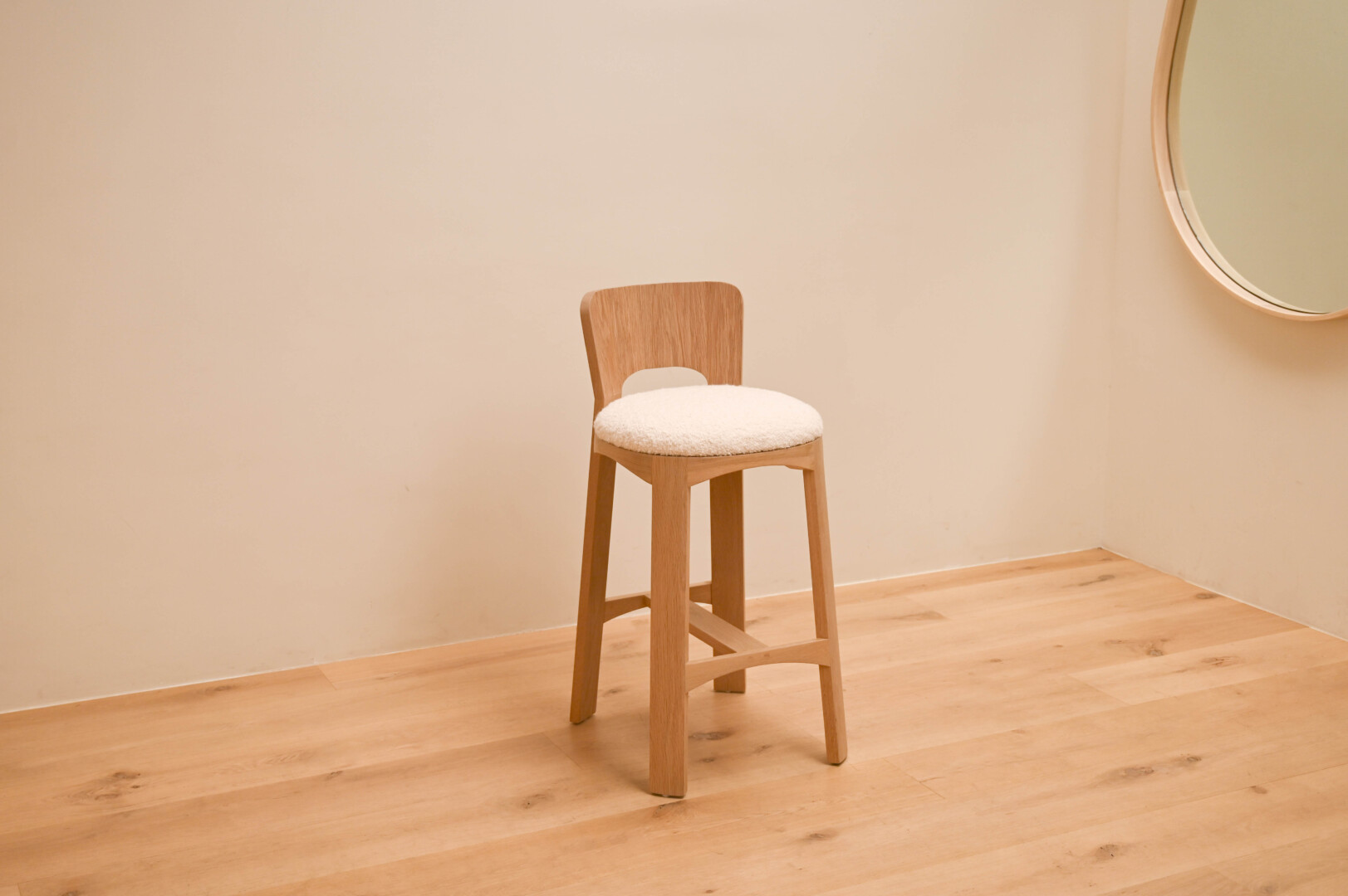 LATTEN BAR & COUNTER STOOL