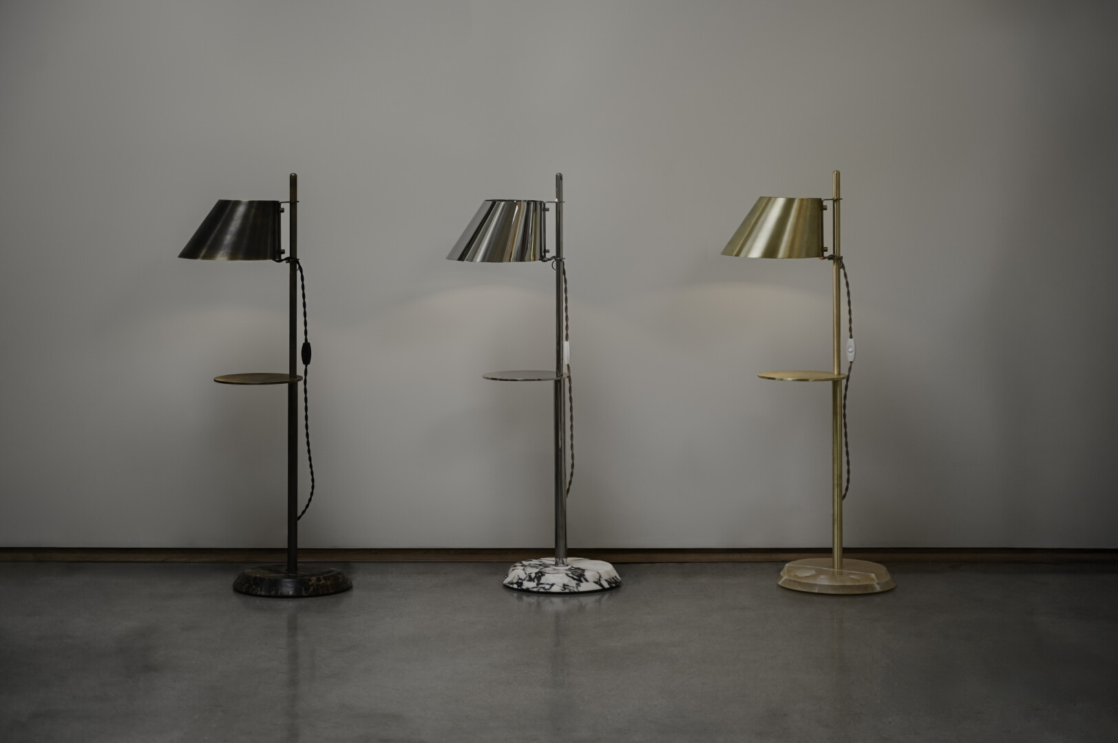 KONZE TABLE LAMP (ANTIQUED BRASS)