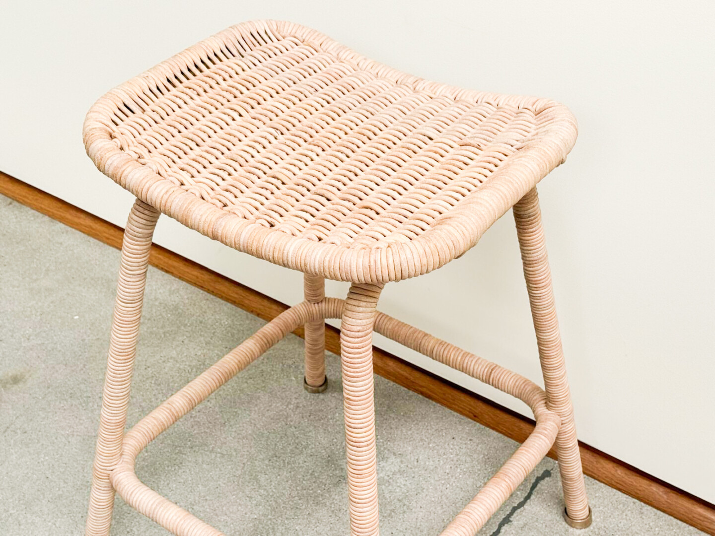 BACKLESS STROH BAR & COUNTER STOOL