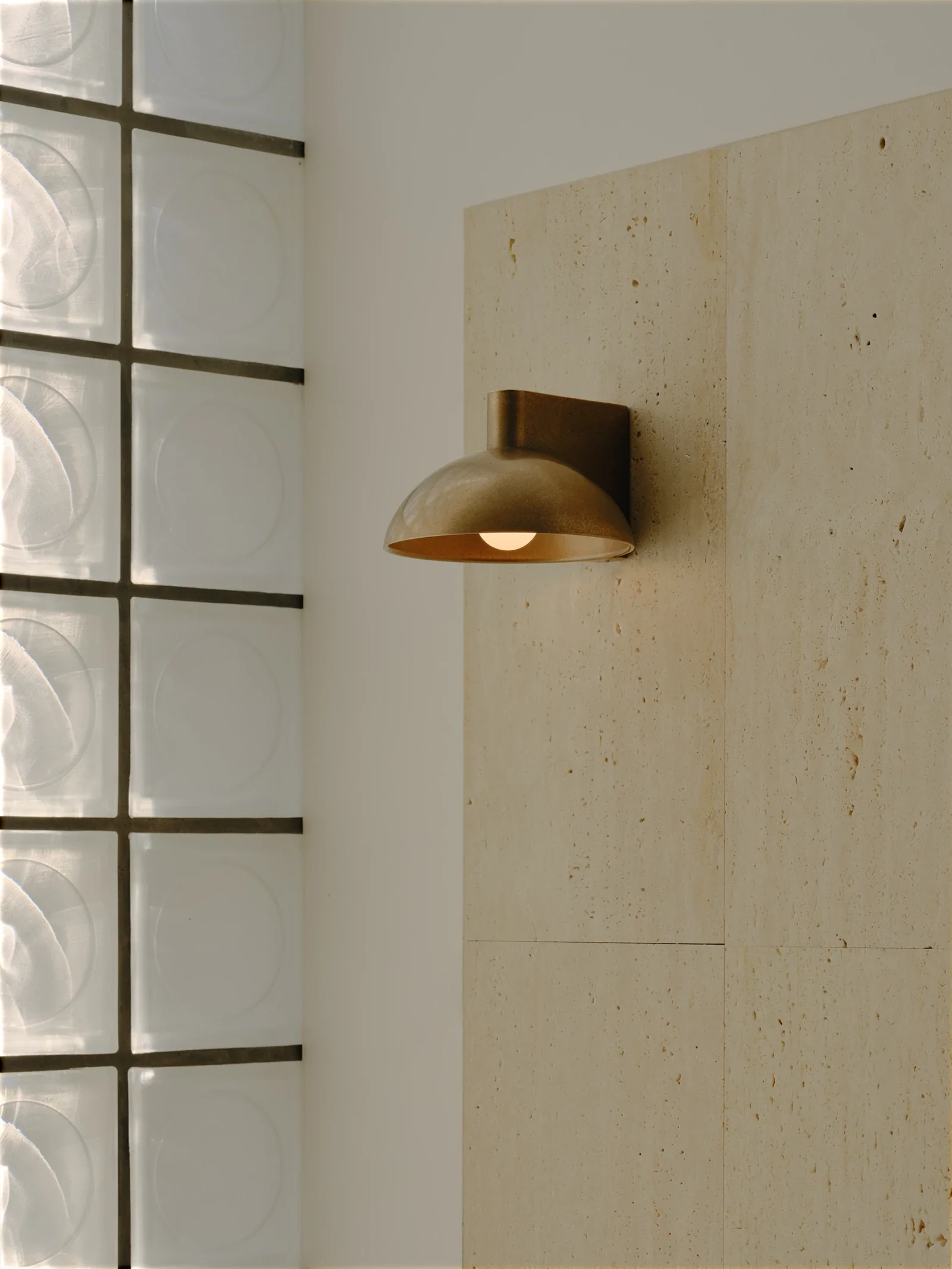 SOLUNE WALL LIGHT