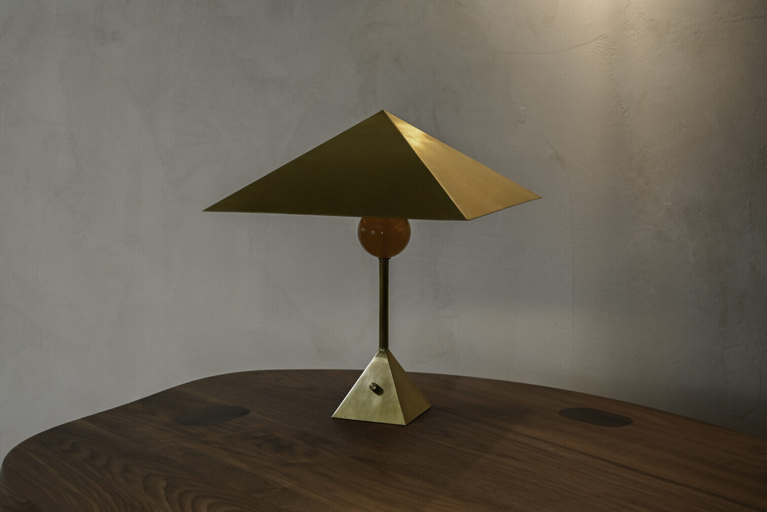 JOIA TABLE LAMP