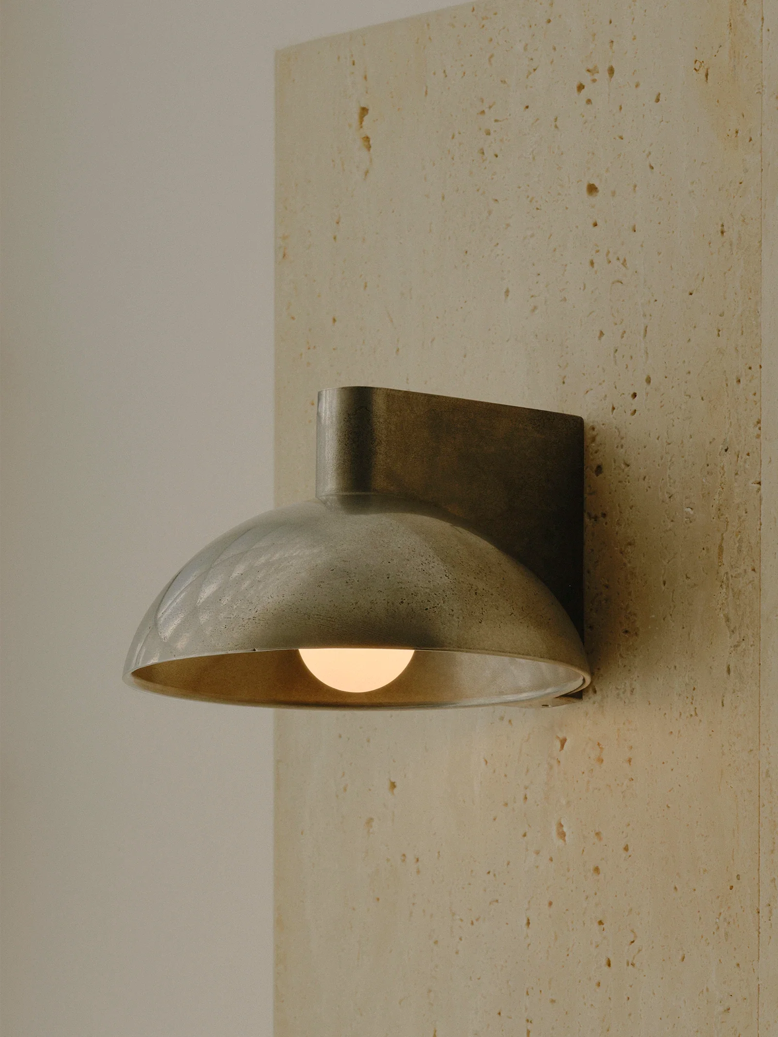 SOLUNE WALL LIGHT