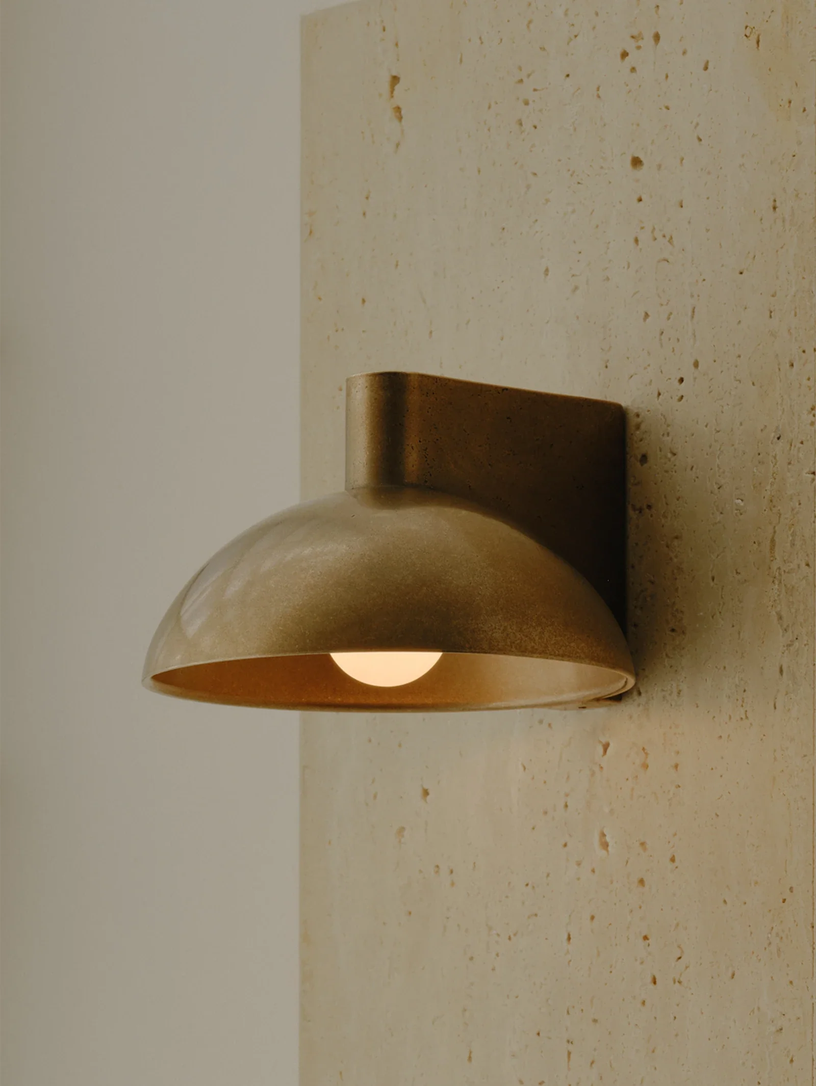 SOLUNE WALL LIGHT