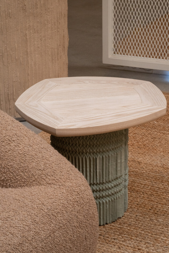 FALT SIDE TABLE