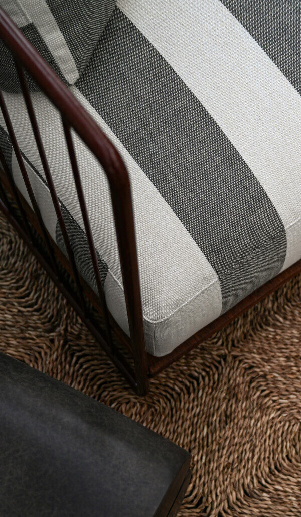 ELLIPSE LOUNGE CHAIR