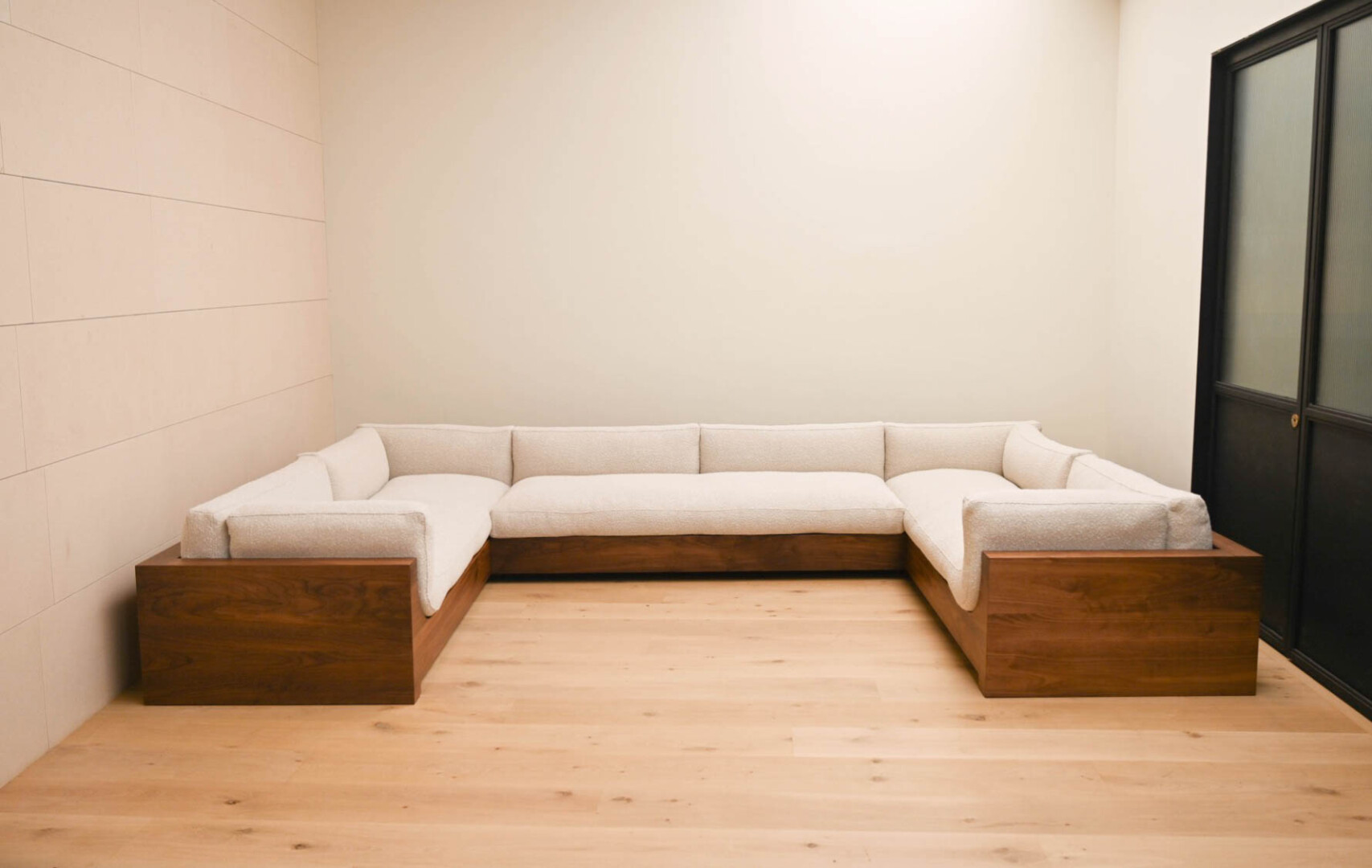 FRANCK SECTIONAL SOFA