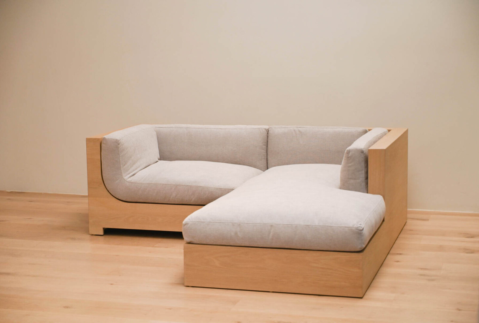 FRANCK SECTIONAL SOFA