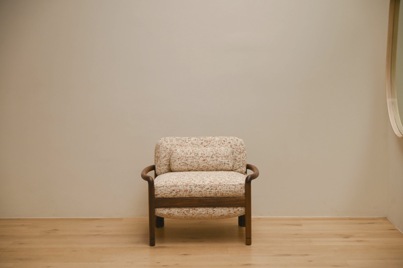 DUBEL LOUNGE CHAIR