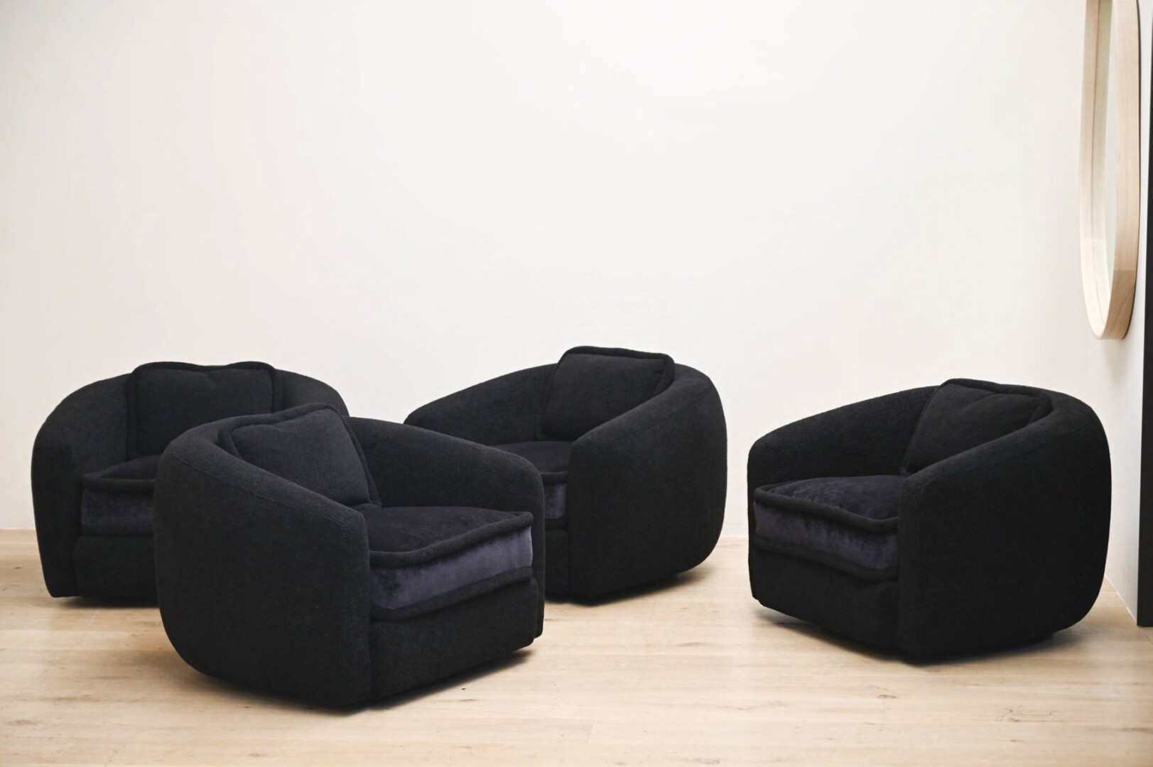 FAAS LOUNGE CHAIR