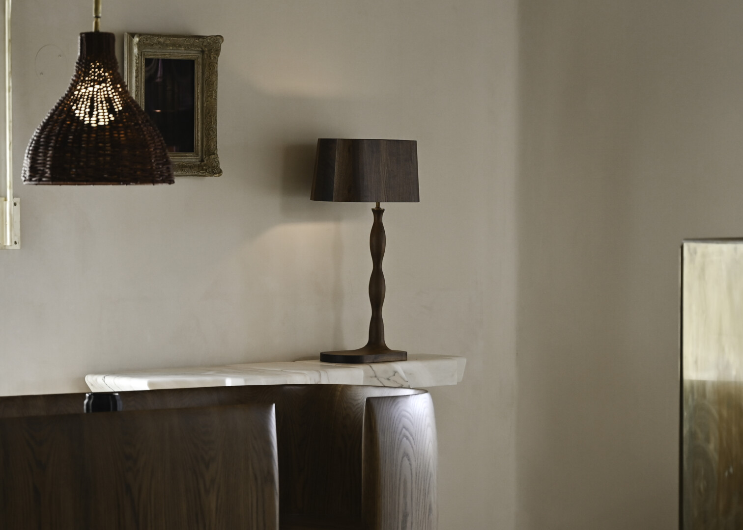 TRAGER TABLE LAMP