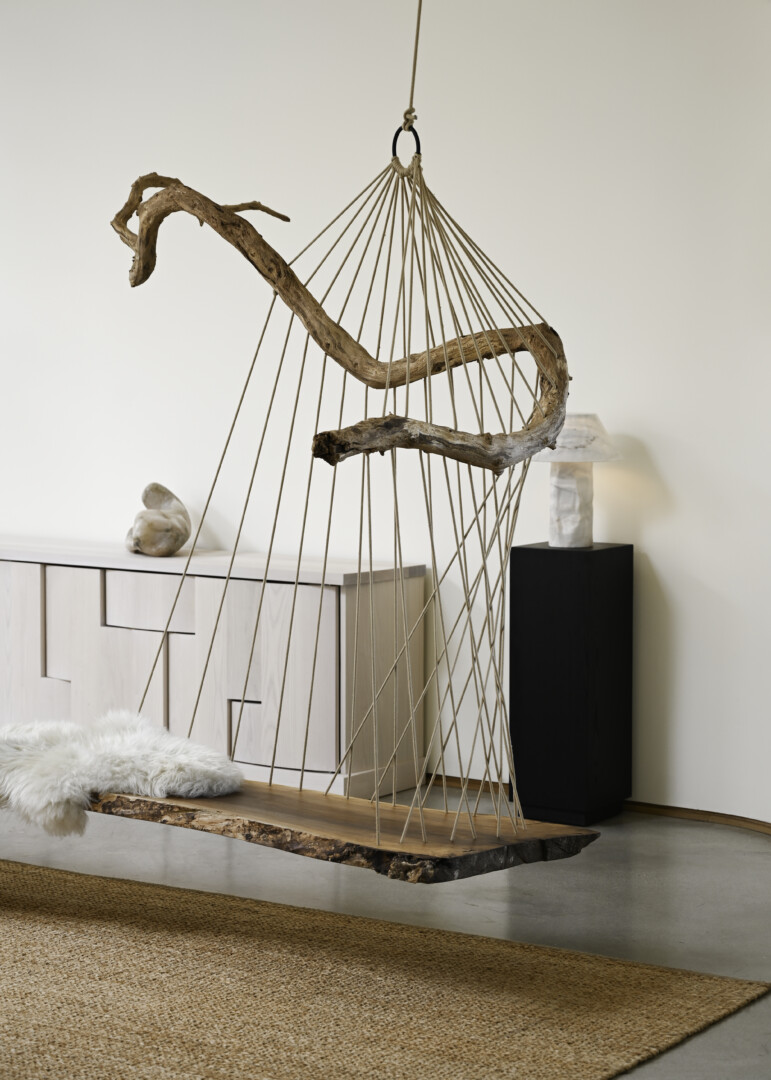 FLOATING DIVAN CHAIR