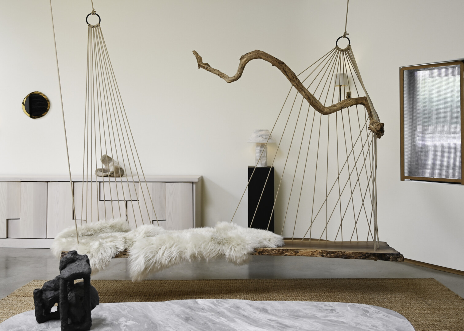 FLOATING DIVAN CHAIR