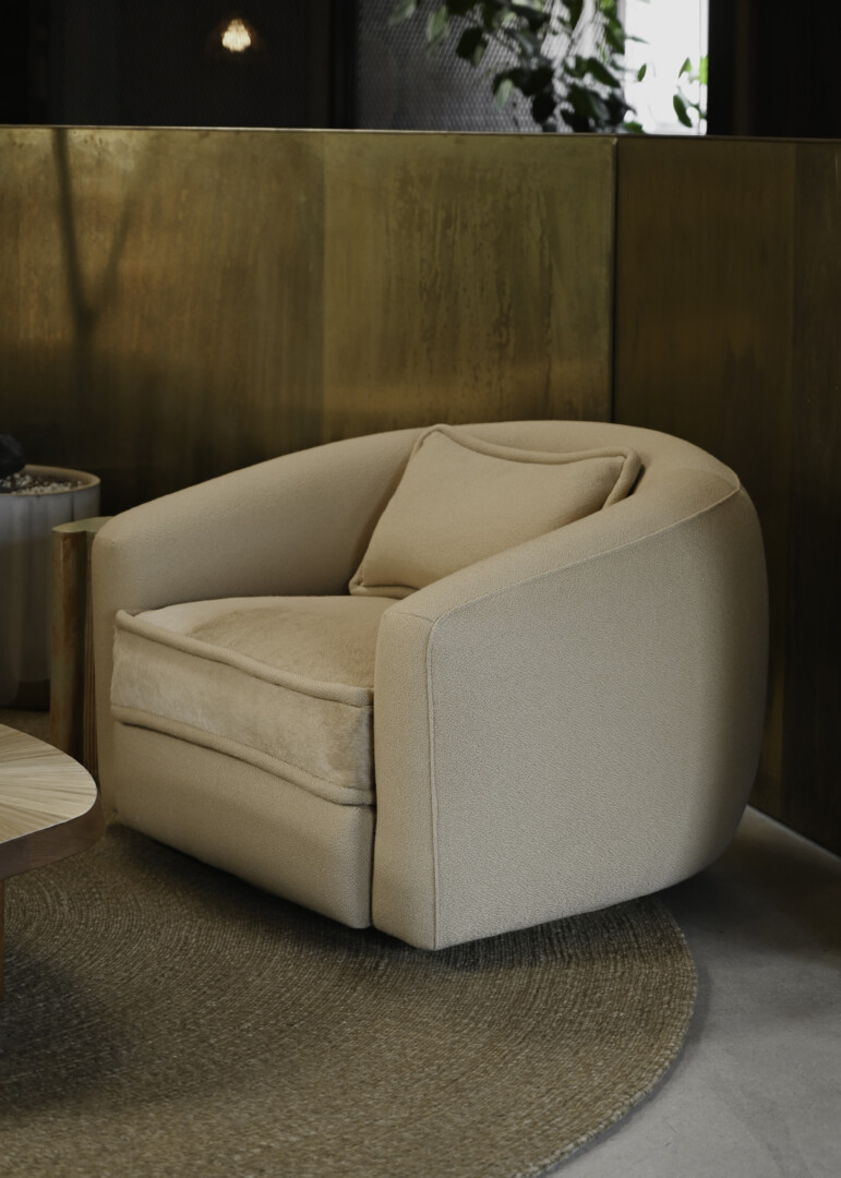 FAAS LOUNGE CHAIR