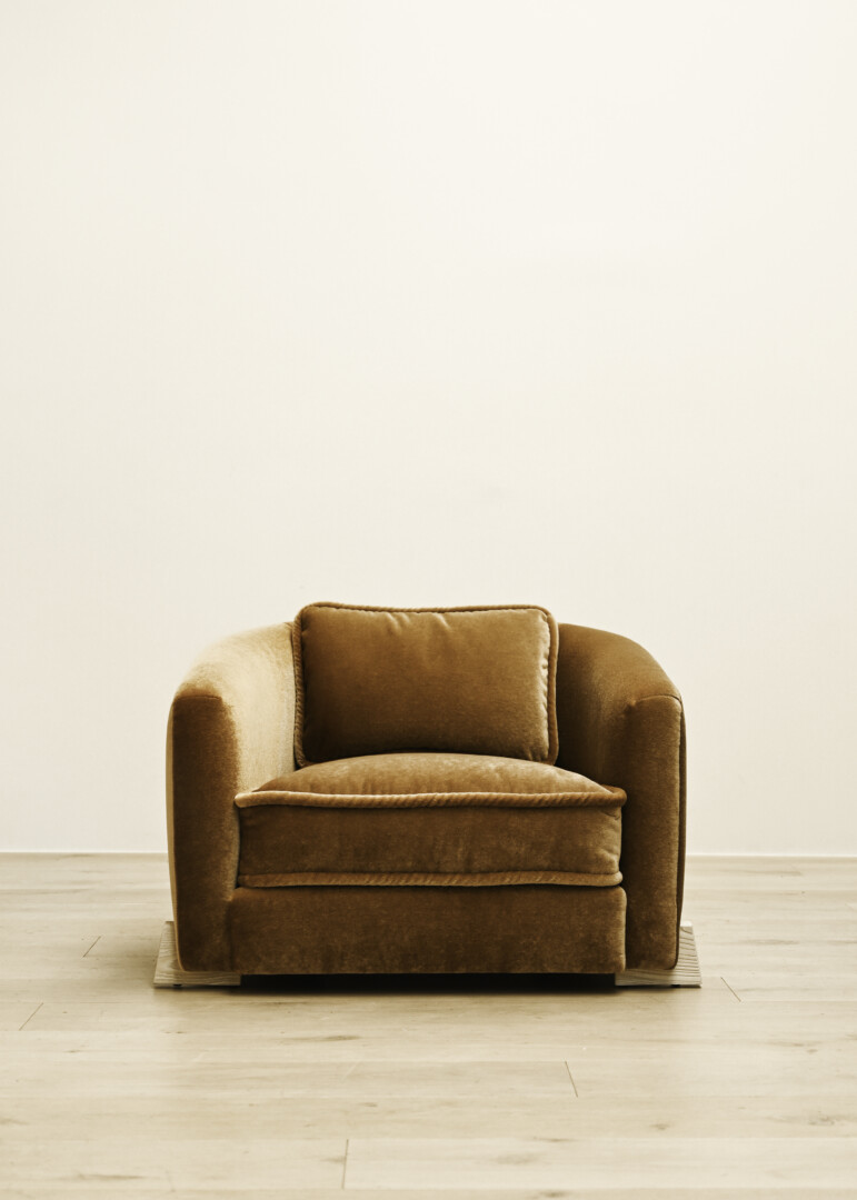 FAAS LOUNGE CHAIR