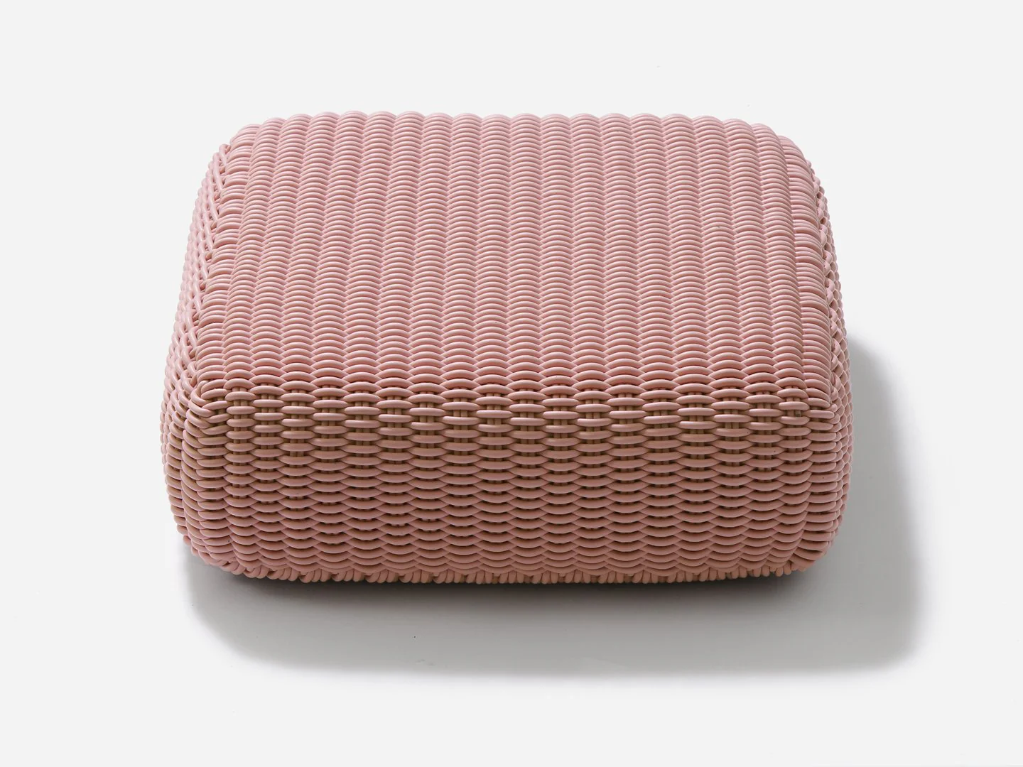 MONOCHROME LOUNGE SQUARE