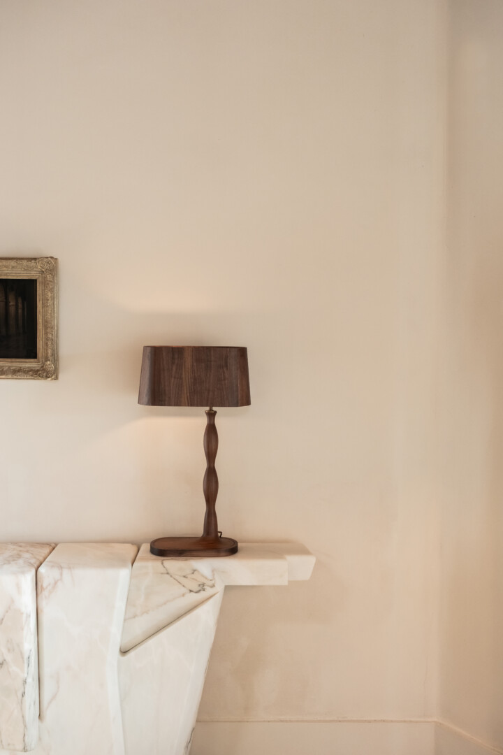 TRAGER TABLE LAMP