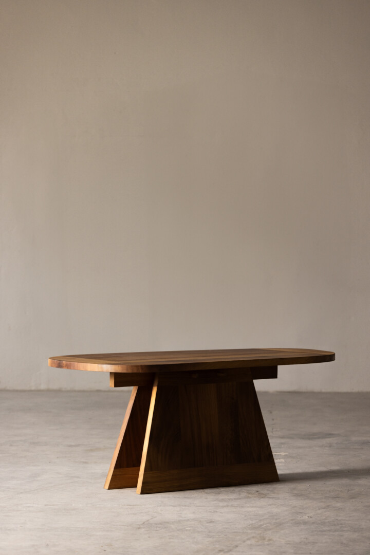 THE WHALE DINING TABLE
