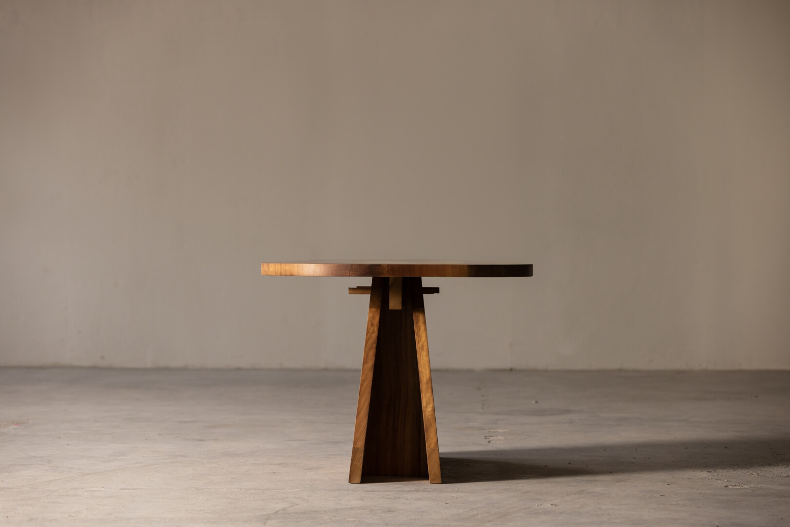 THE WHALE DINING TABLE