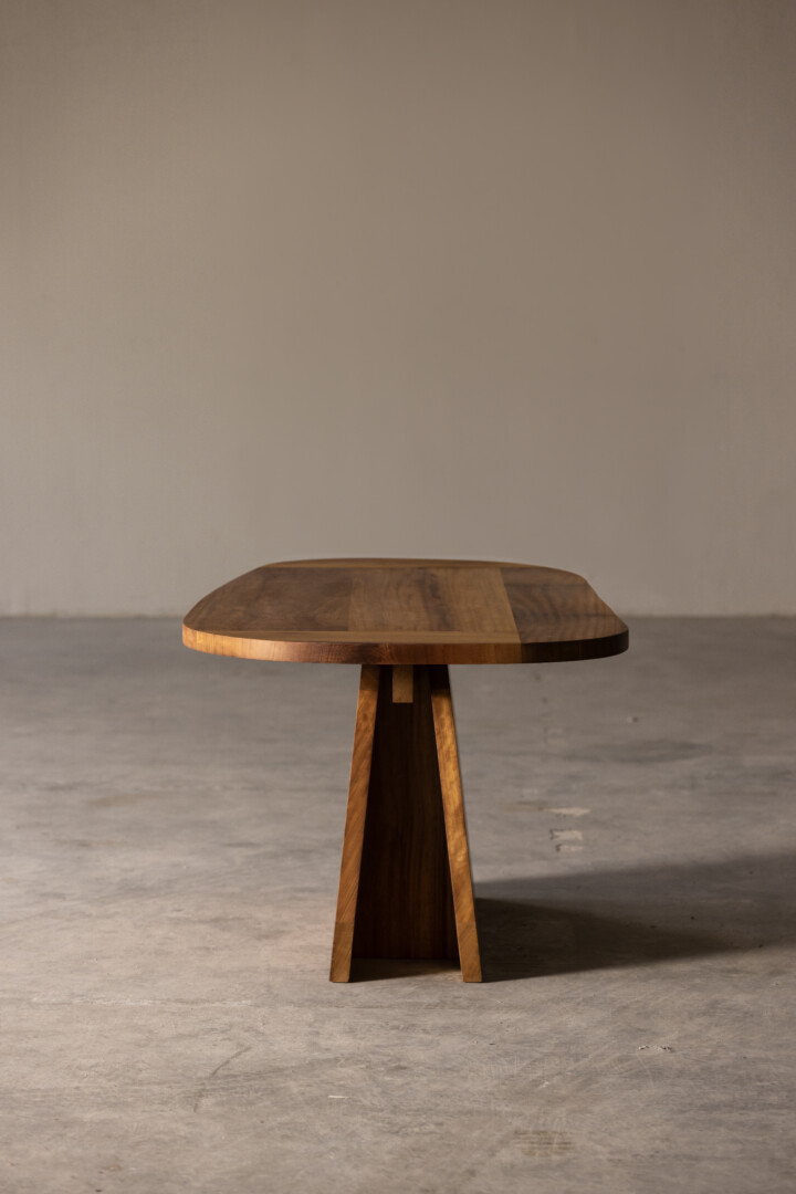 THE WHALE DINING TABLE