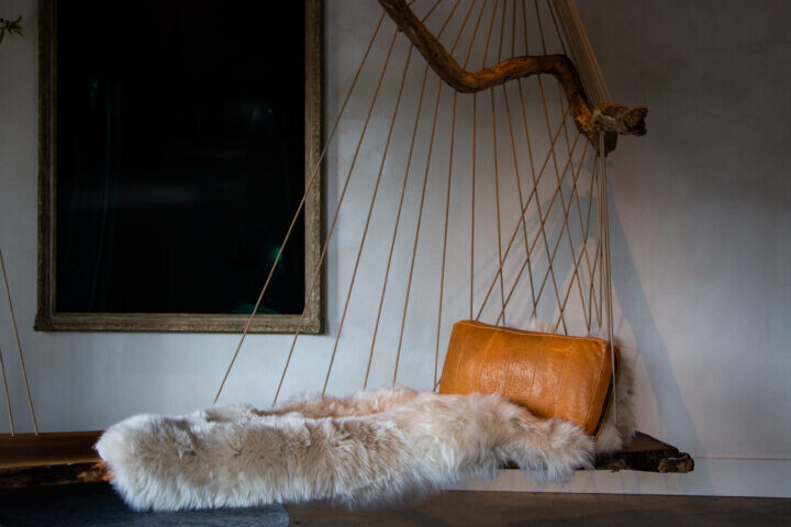 FLOATING  DIVAN CHAIR