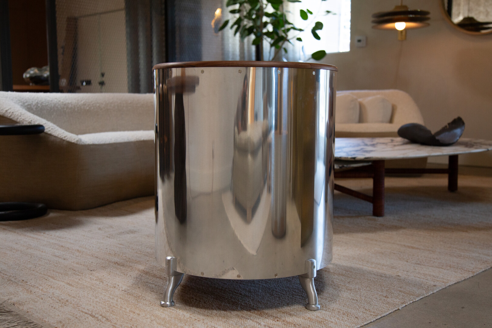 THE ALUMINIUM CHAIR