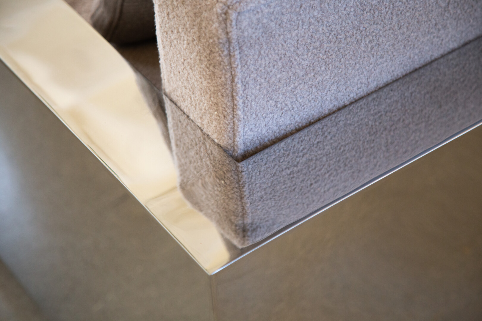 FRANCK 1 ARM LOUNGE CHAIR