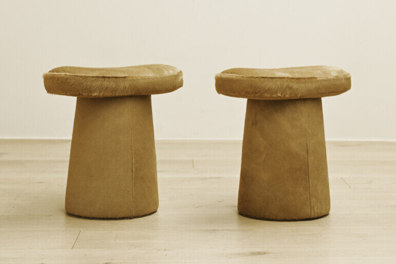SPULE UPHOLSTERED STOOL