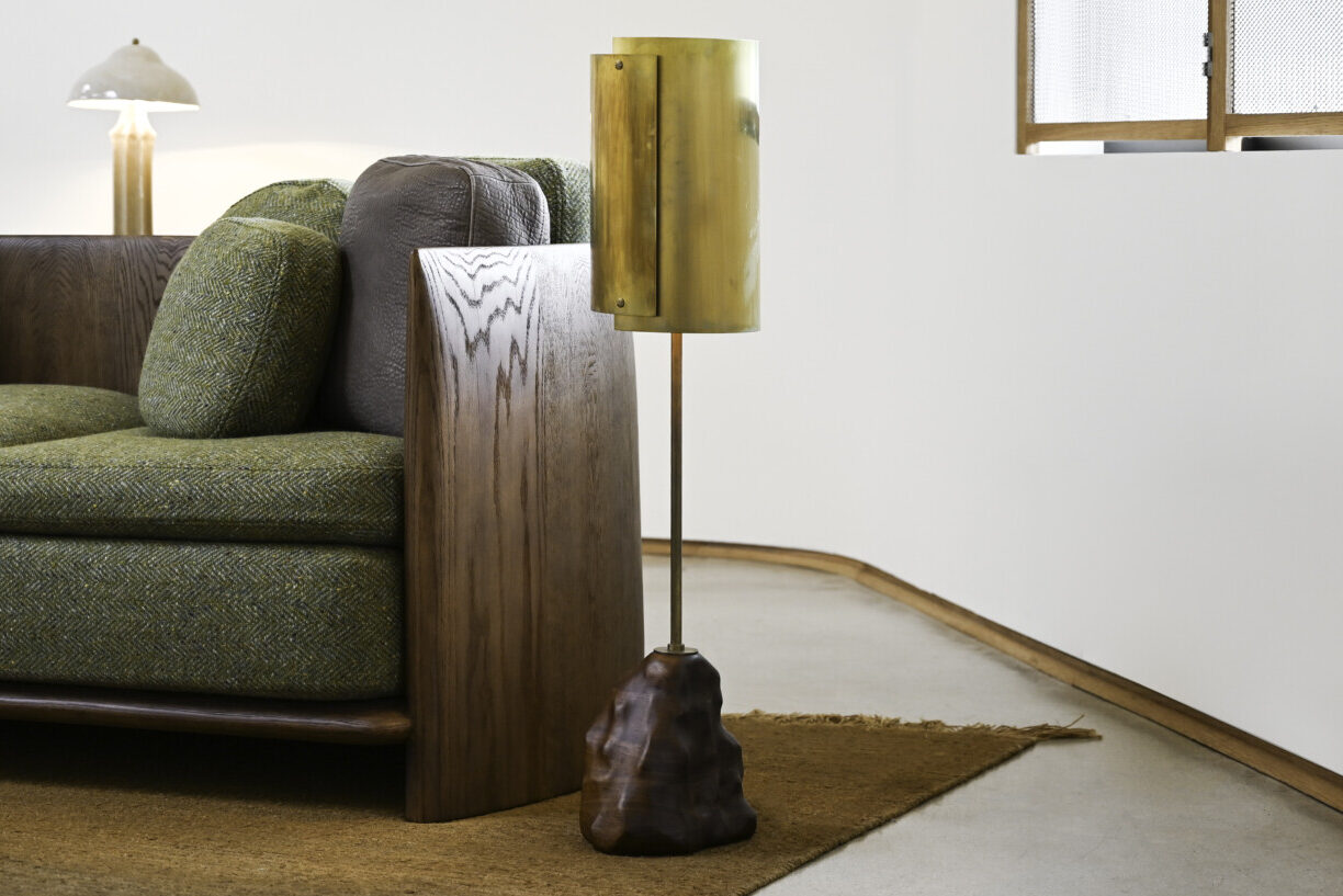 WOOD BOULDER TABLE LAMP