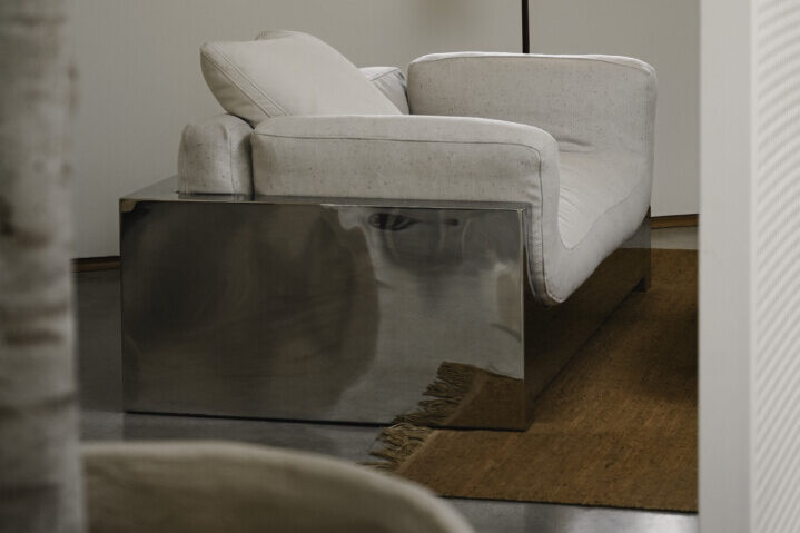 POLISHED STEEL FRANCK LOVESEAT
