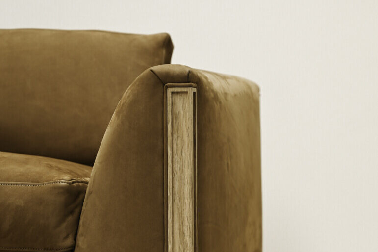 SARGENT LOUNGE CHAIR