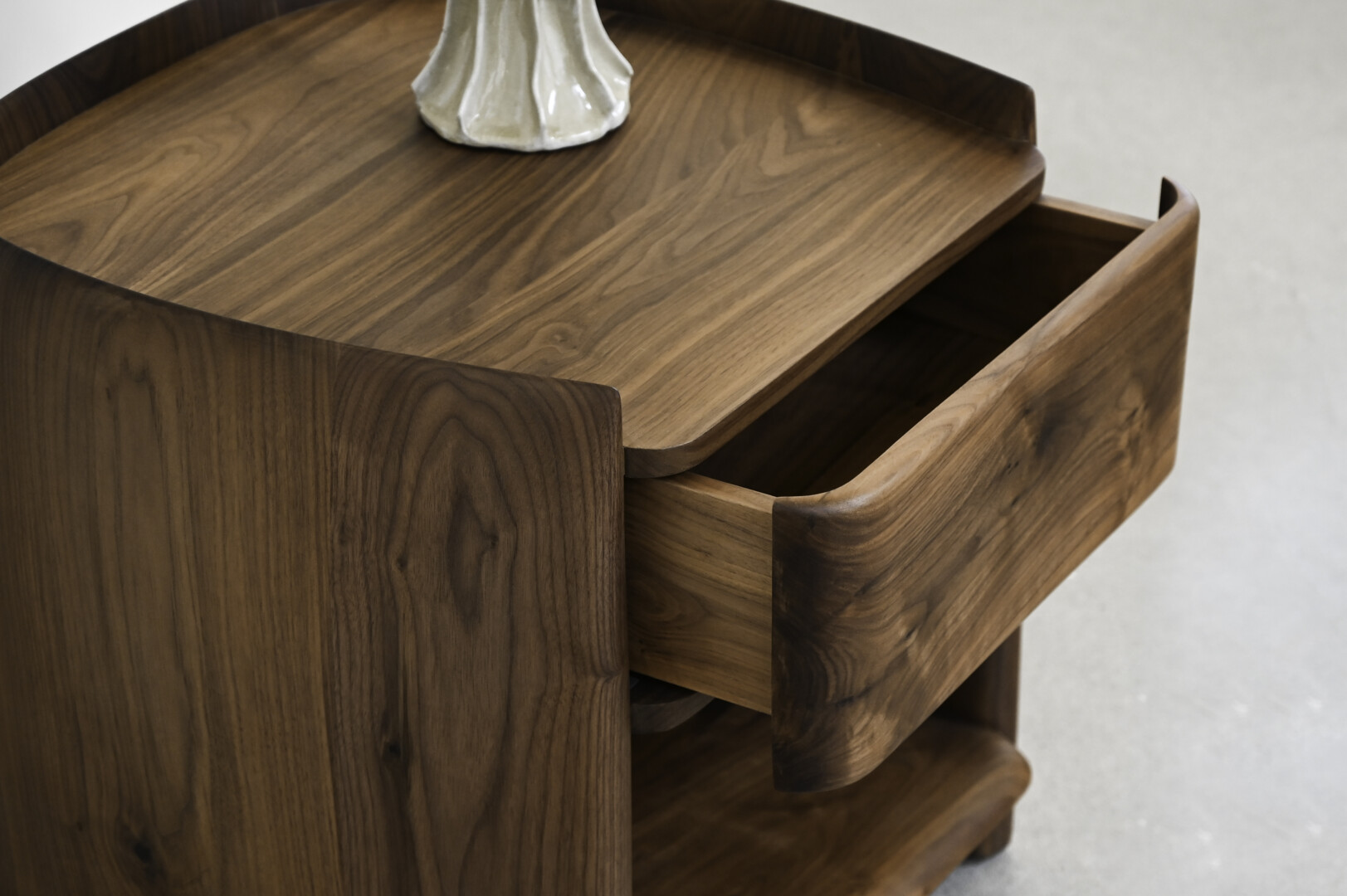 PANEEL SIDE TABLE