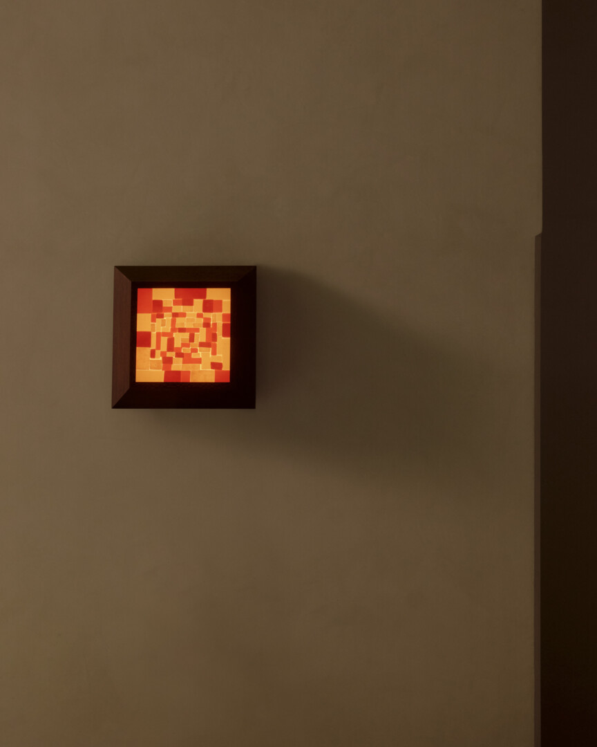 MIRA SURFACE MOUNT – MEDIUM